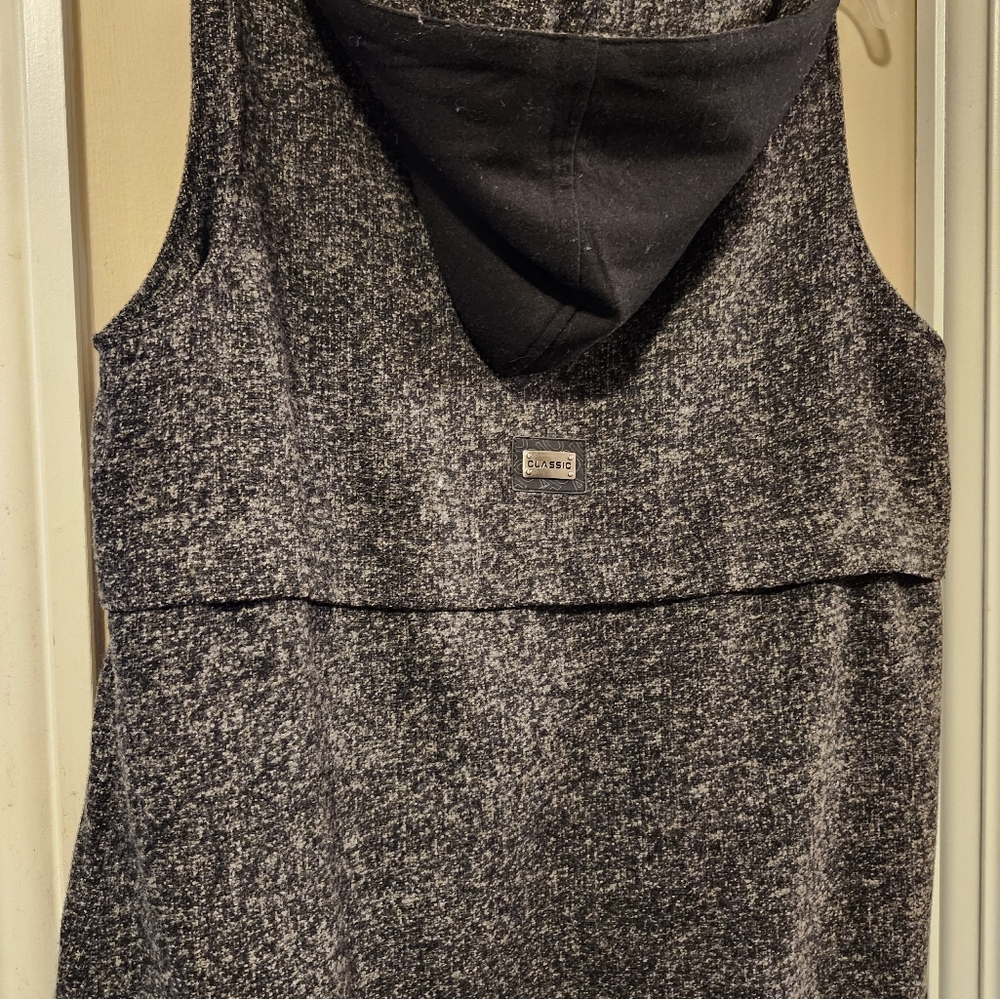 Vest - Picture 2 of 3